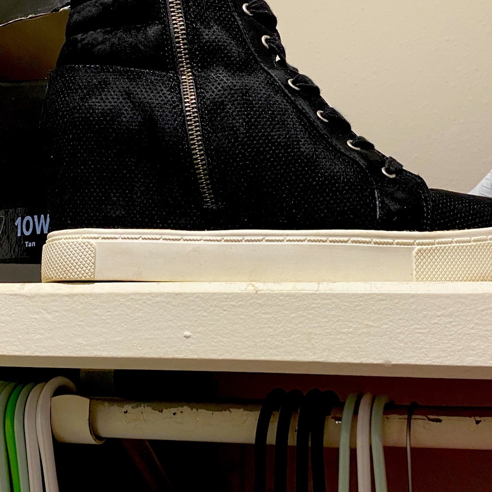 Wedge Sneaker